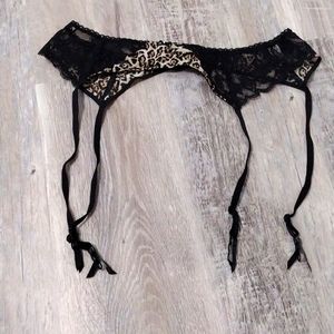 Victoria's Secret M/L Garter in Leopard